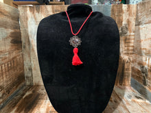 Load image into Gallery viewer, Necklace With Tassel